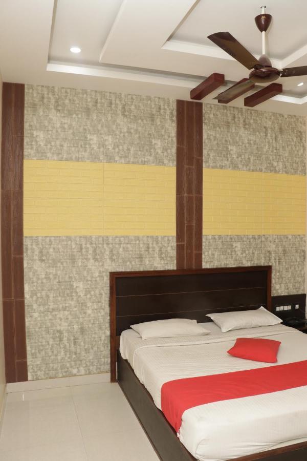E S Residency Hotel Theni Ngoại thất bức ảnh