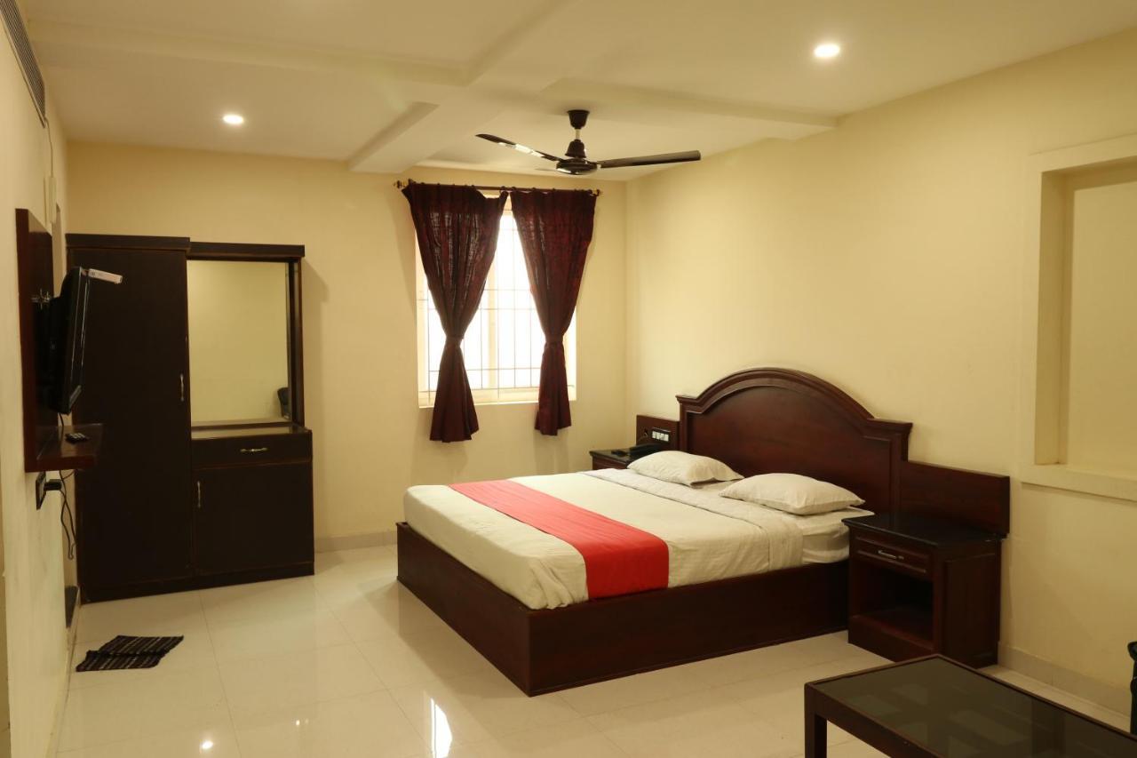 E S Residency Hotel Theni Ngoại thất bức ảnh