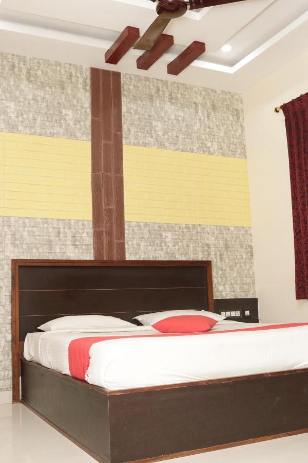 E S Residency Hotel Theni Ngoại thất bức ảnh