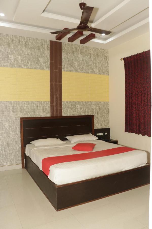 E S Residency Hotel Theni Ngoại thất bức ảnh