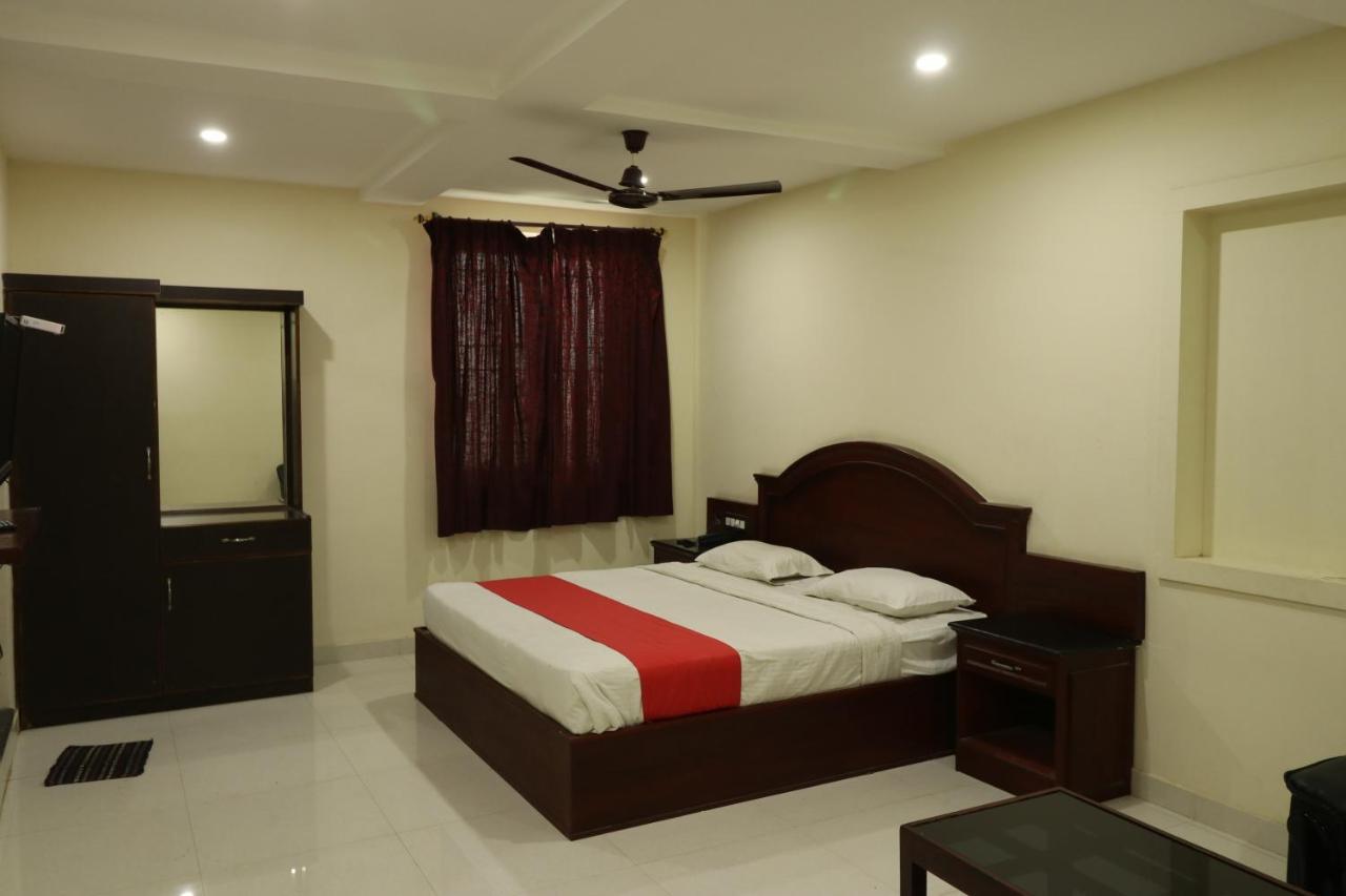 E S Residency Hotel Theni Ngoại thất bức ảnh