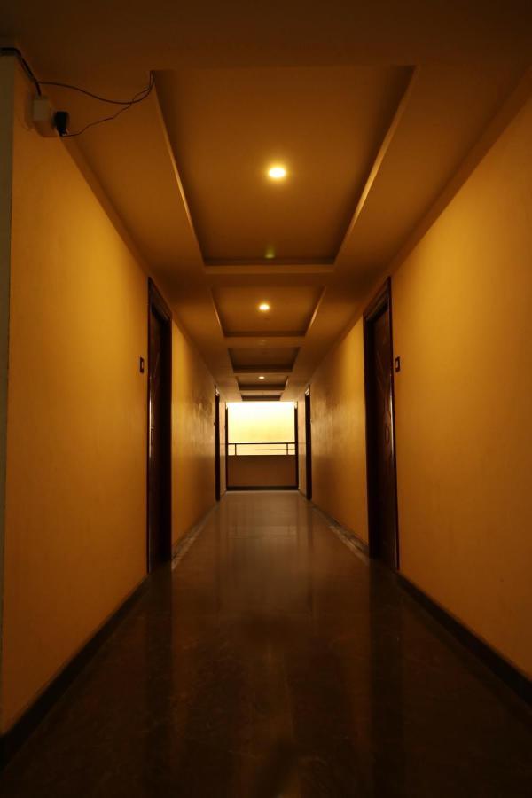 E S Residency Hotel Theni Ngoại thất bức ảnh