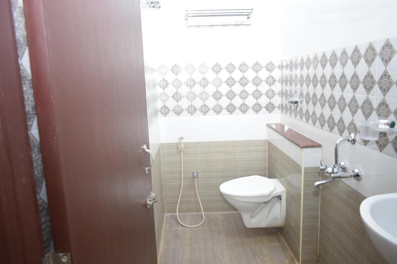 E S Residency Hotel Theni Ngoại thất bức ảnh