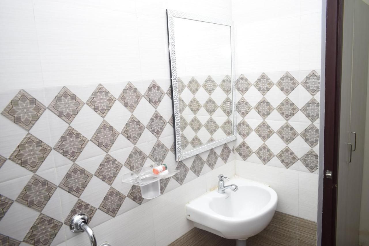 E S Residency Hotel Theni Ngoại thất bức ảnh